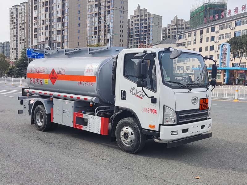 新東日牌YZR5090GJYC6Q加油車公告圖片