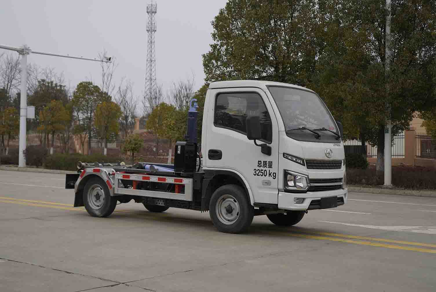 凱力風(fēng)牌KLF5031ZXXBEV純電動車廂可卸式垃圾車公告圖片