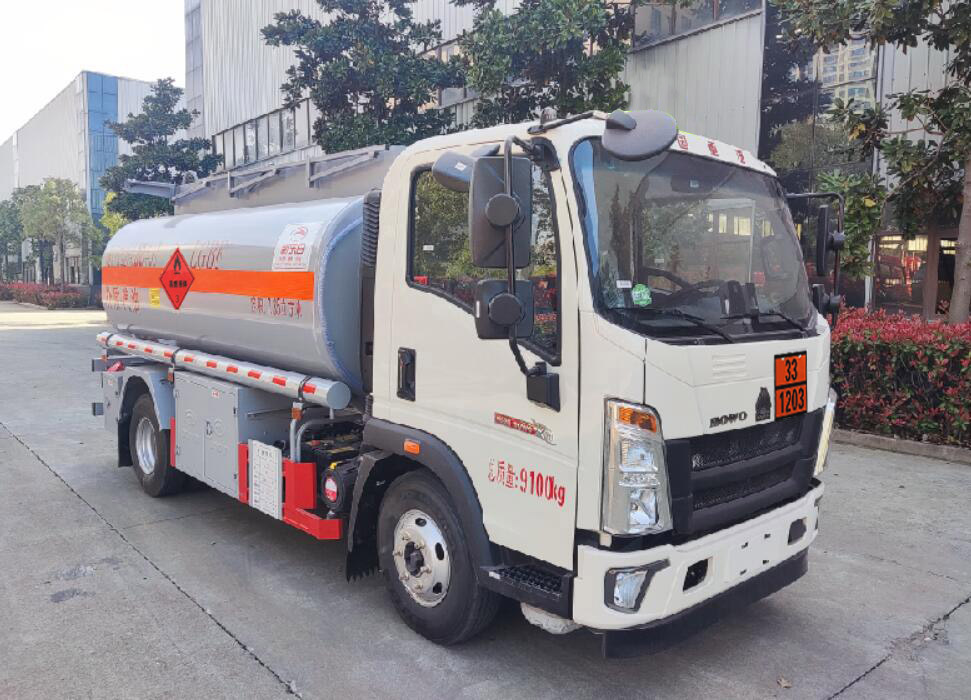 新東日牌YZR5097GJYZ6Q加油車公告圖片