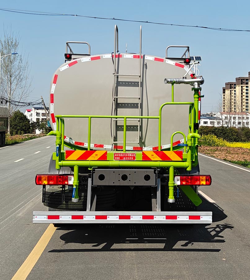 布隆牌LLL5182GPSB6綠化噴灑車(chē)公告圖片