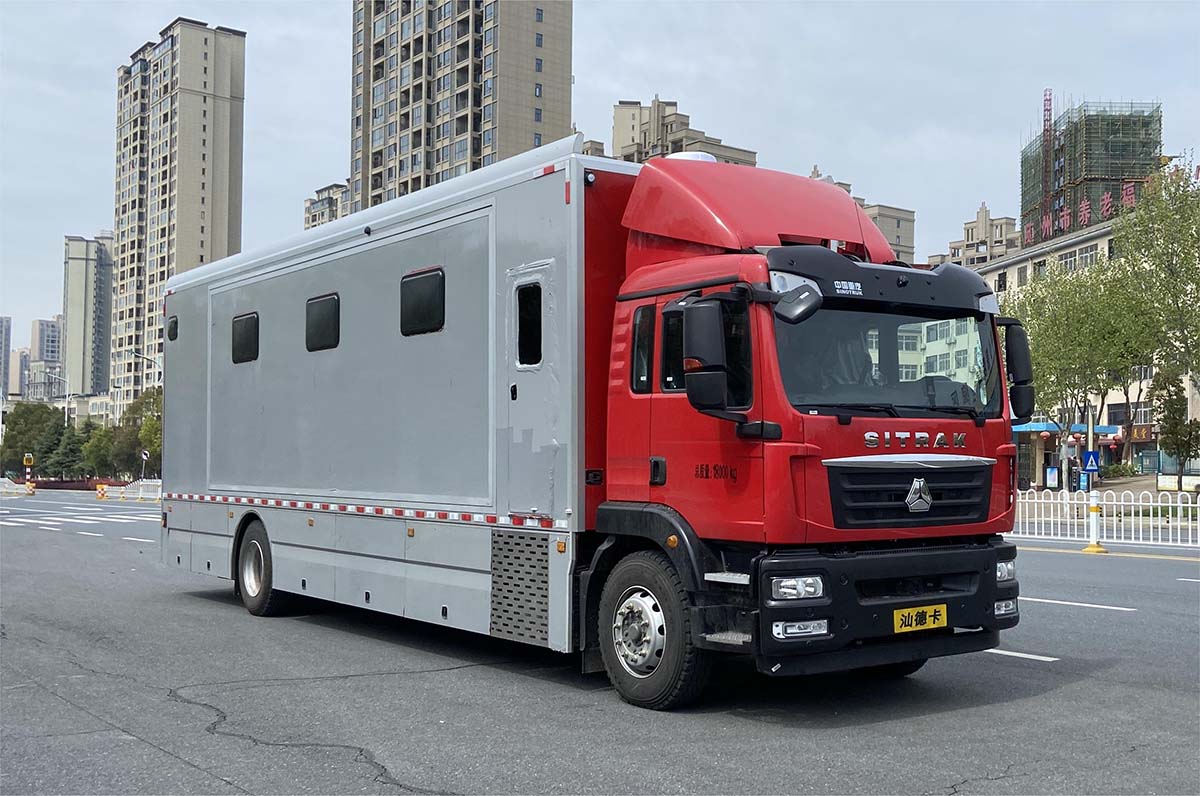 新東日牌YZR5186TSYZ宿營車公告圖片