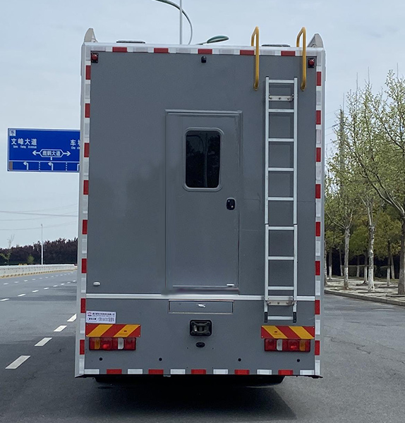 新東日牌YZR5186TSYZ宿營車公告圖片