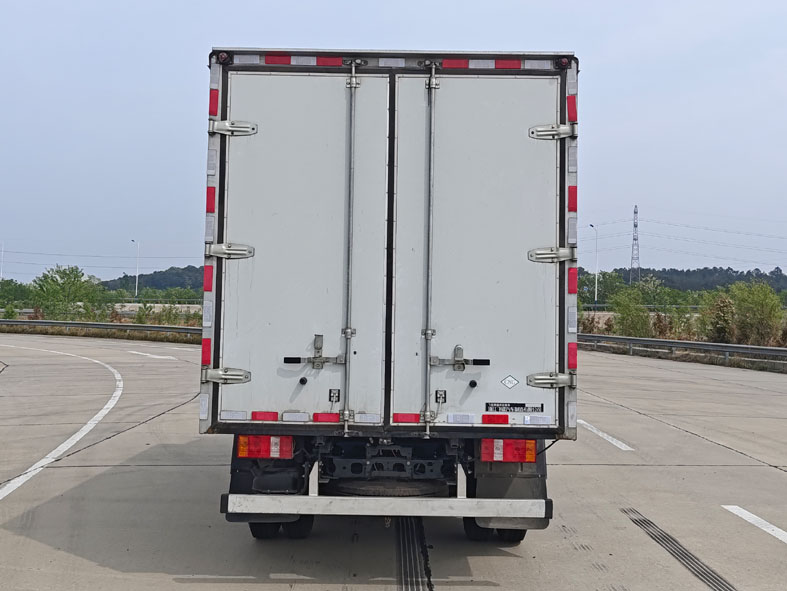 飛碟牌FD5040XXYW68K6-NG1廂式運(yùn)輸車公告圖片