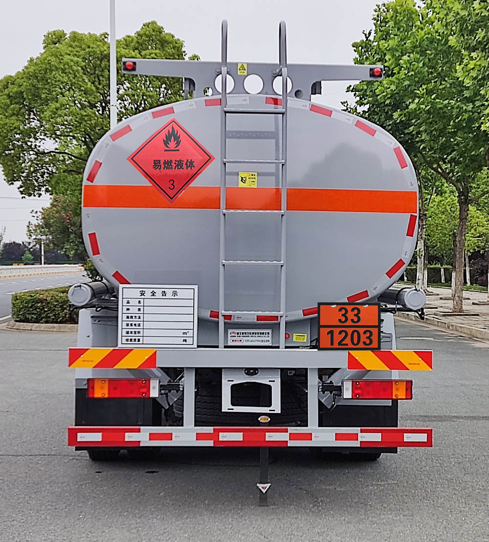 新東日牌YZR5187GJYZ6Q加油車(chē)公告圖片