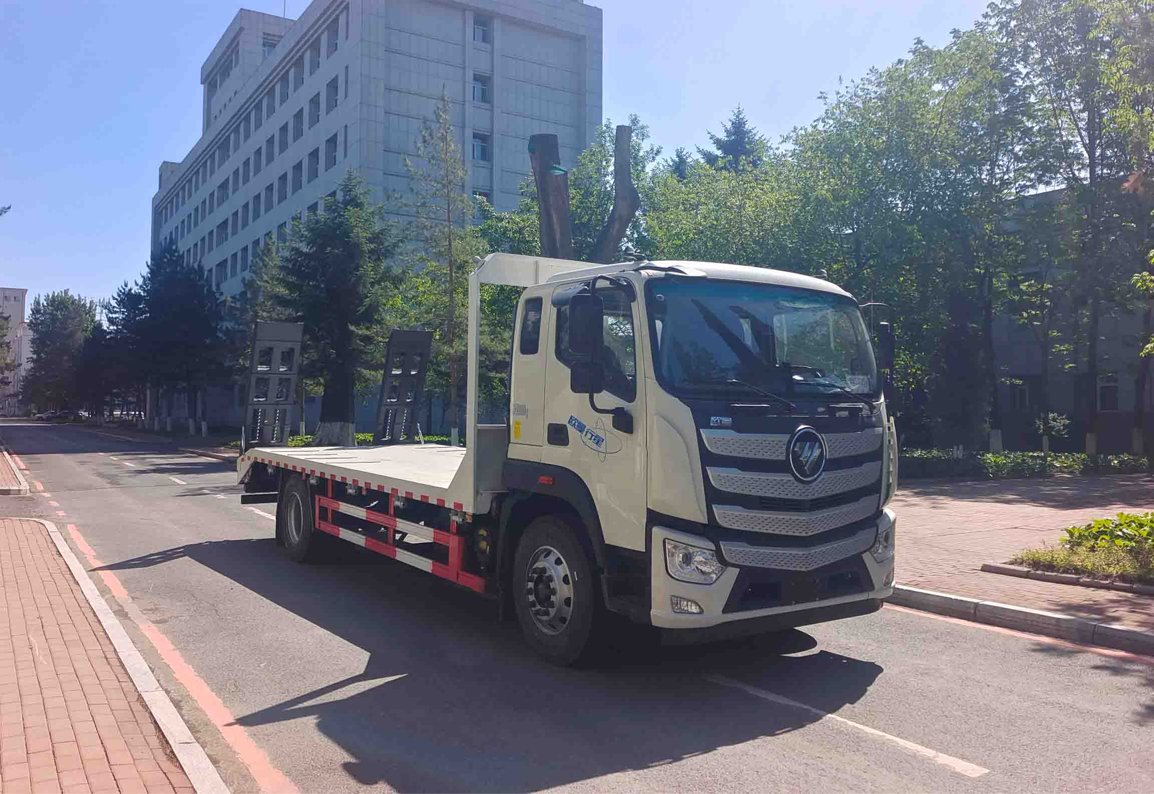 歐曼牌BJ5181TPBY6AKS-02平板運(yùn)輸車公告圖片