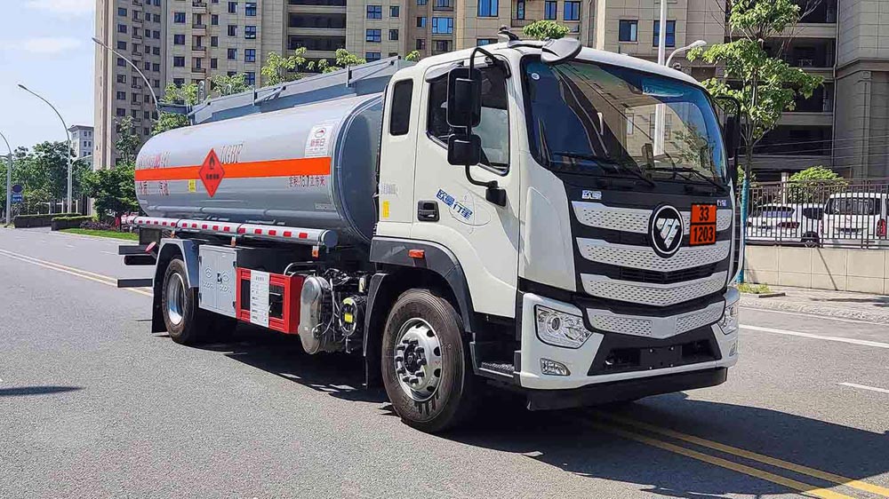 新東日牌YZR5181GJYB6Q加油車公告圖片