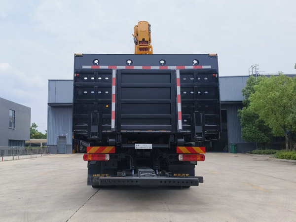 楚勝牌CSC5185TQZPB6D清障車(chē)公告圖片