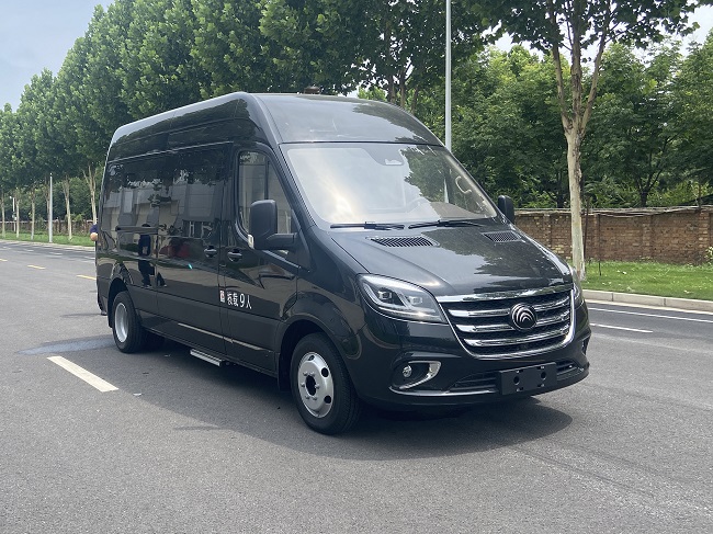 宇通牌ZK5040XYBD62運(yùn)兵車公告圖片