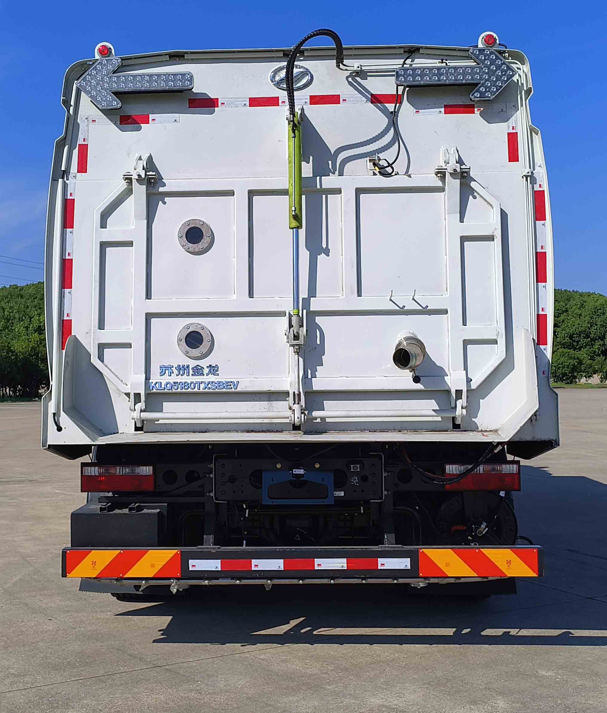 海格牌KLQ5180TXSBEV純電動(dòng)洗掃車(chē)公告圖片