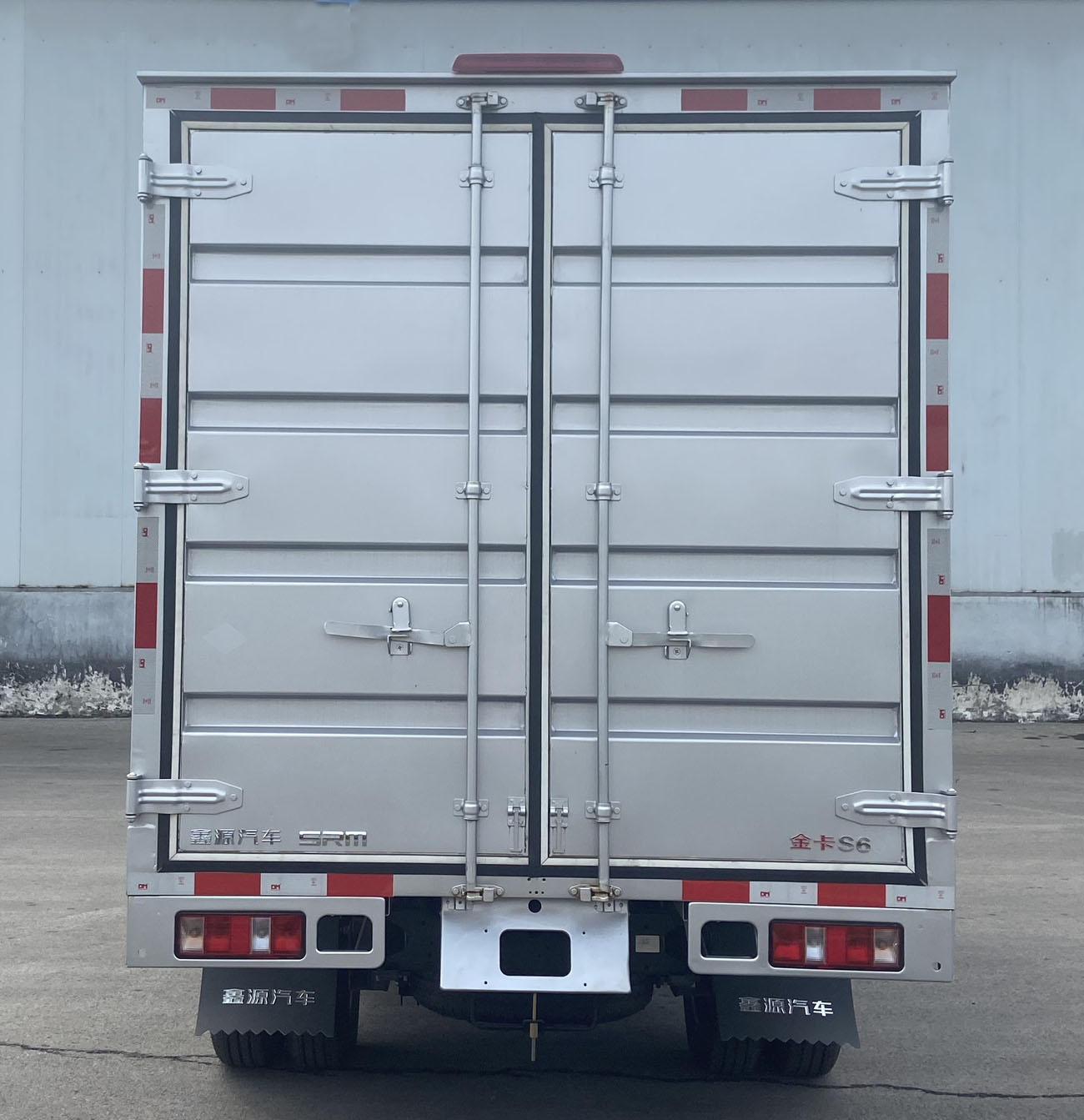 鑫源牌JKC5034XXYD6X7廂式運輸車公告圖片
