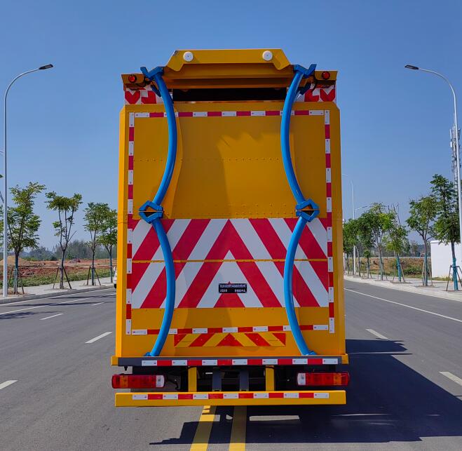 大隨興牌XDY5120TFZBJ6防撞緩沖車(chē)公告圖片