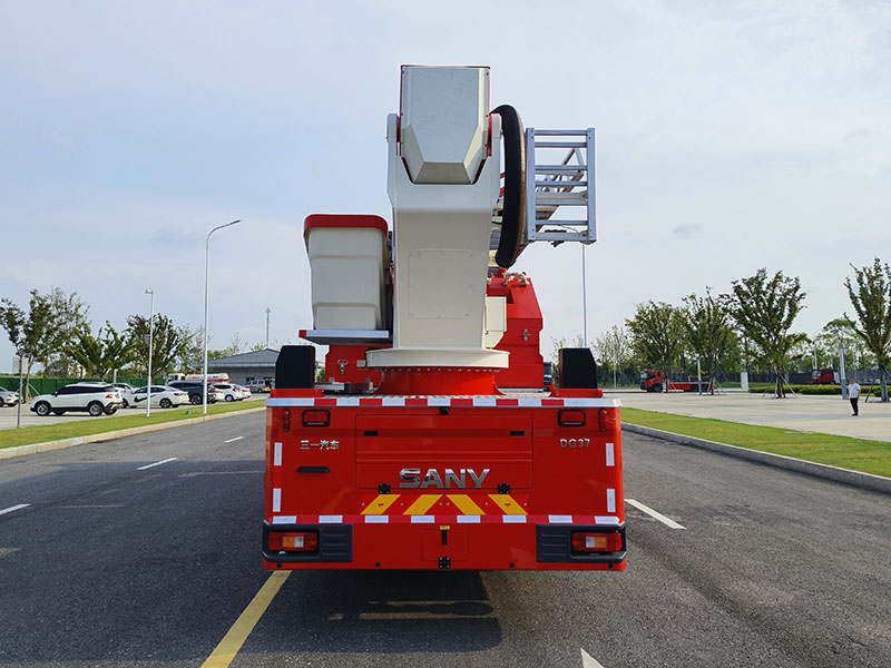 三一牌SYM5340JXFDG37登高平臺(tái)消防車(chē)公告圖片