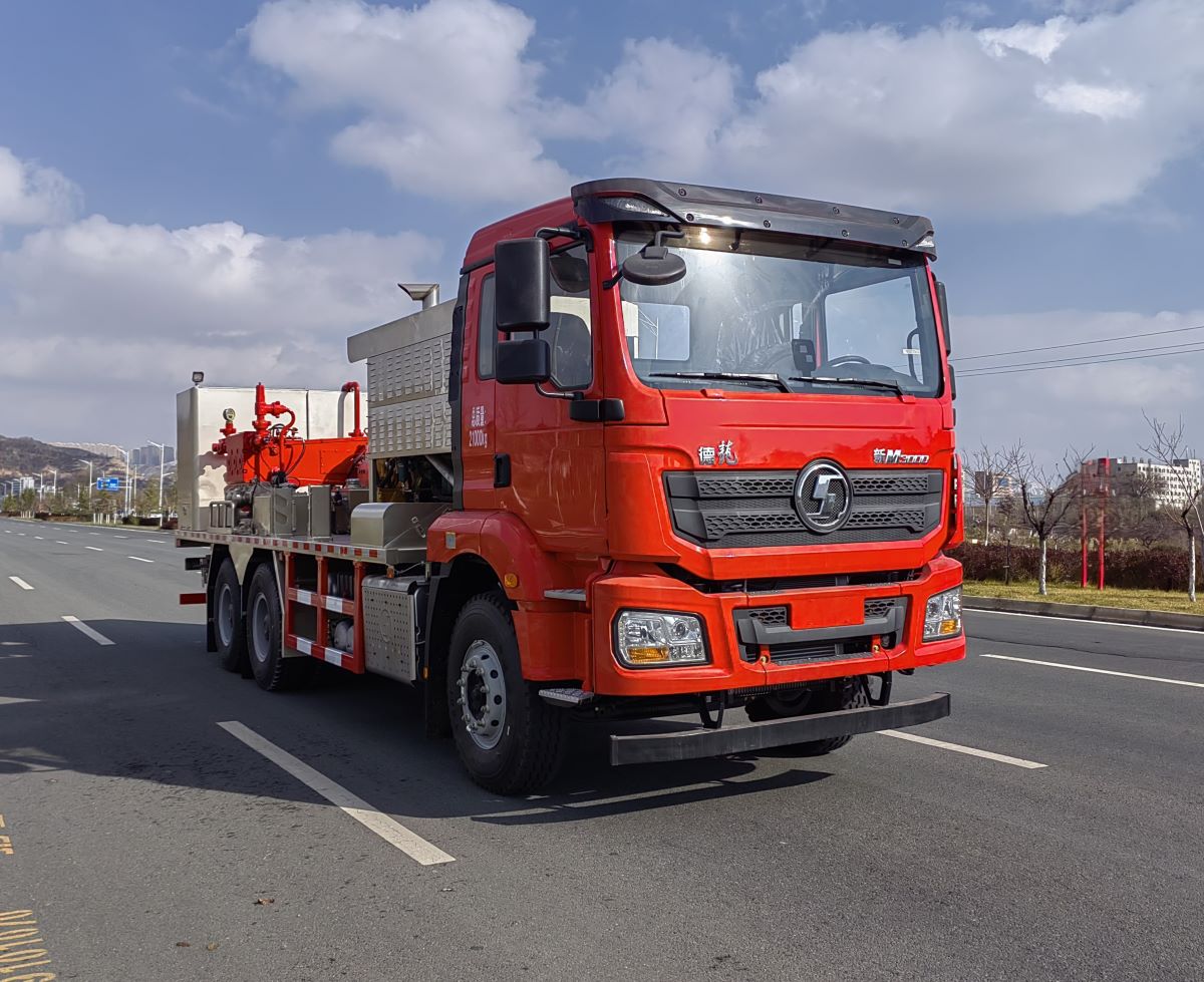 蘭礦牌LK5212TYL70壓裂車(chē)公告圖片