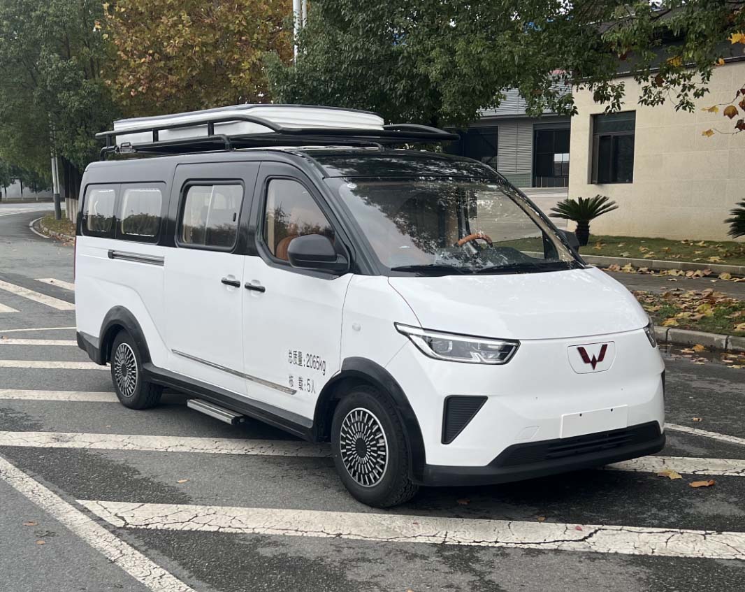 智躍牌LPL5020TSYBEV純電動宿營車公告圖片