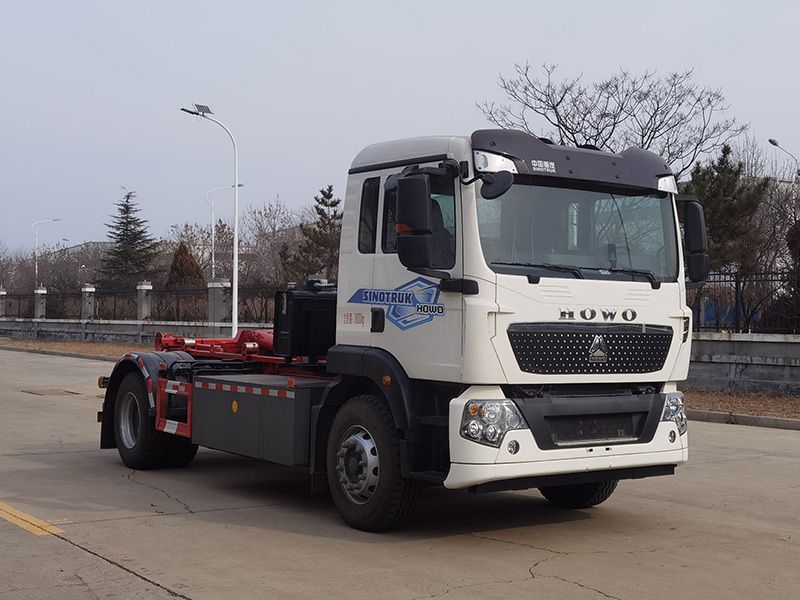 青專牌QDZ5187ZXX451GZ10BEV純電動車廂可卸式垃圾車公告圖片