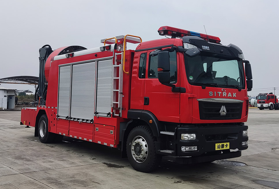新東日牌YZR5180TXFPY98/SD6排煙消防車公告圖片