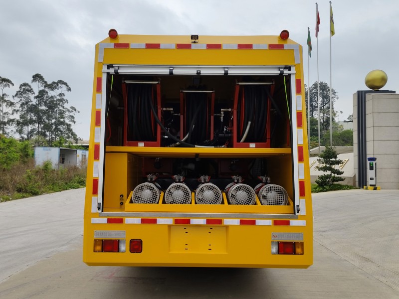 龍吸水牌FLG5100XXH143Q救險(xiǎn)車公告圖片