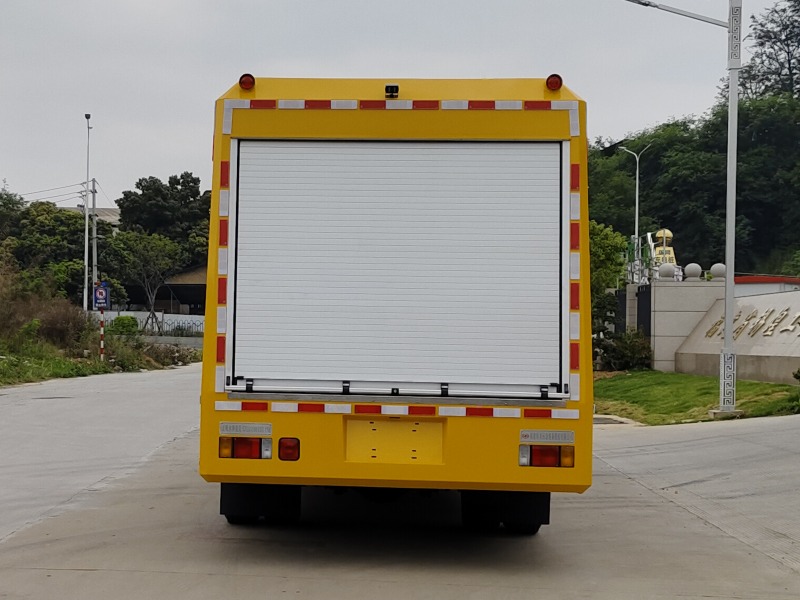 龍吸水牌FLG5100XXH143Q救險(xiǎn)車公告圖片
