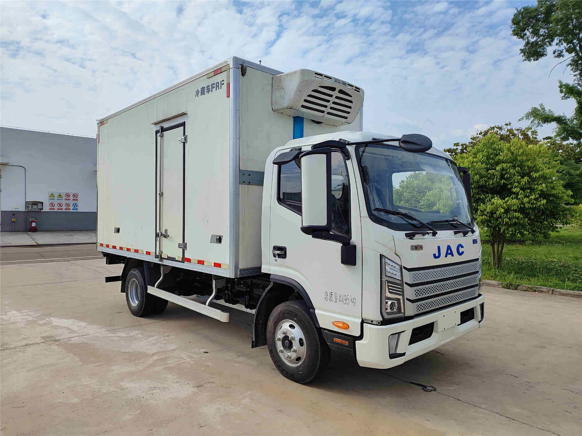 江淮牌HFC5043XLCP5EV1N純電動(dòng)冷藏車公告圖片