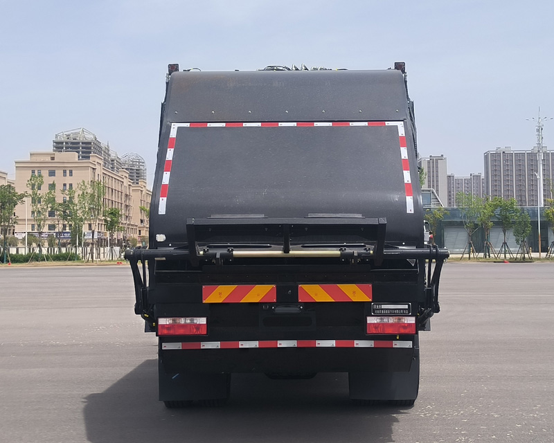 犀重牌AXZ5183ZYSDFBEV純電動(dòng)壓縮式垃圾車(chē)公告圖片
