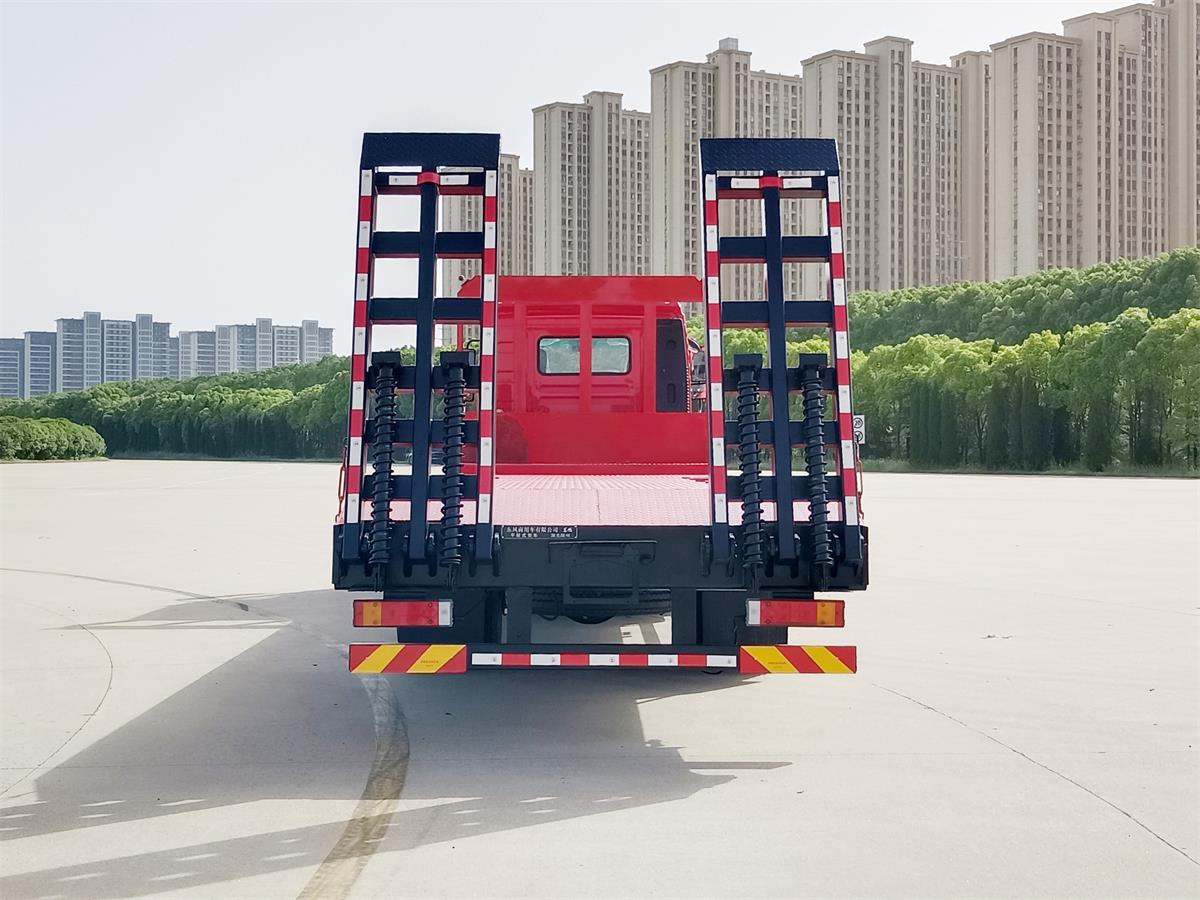東風牌EQ5243TPBGSZ6D平板式貨車公告圖片