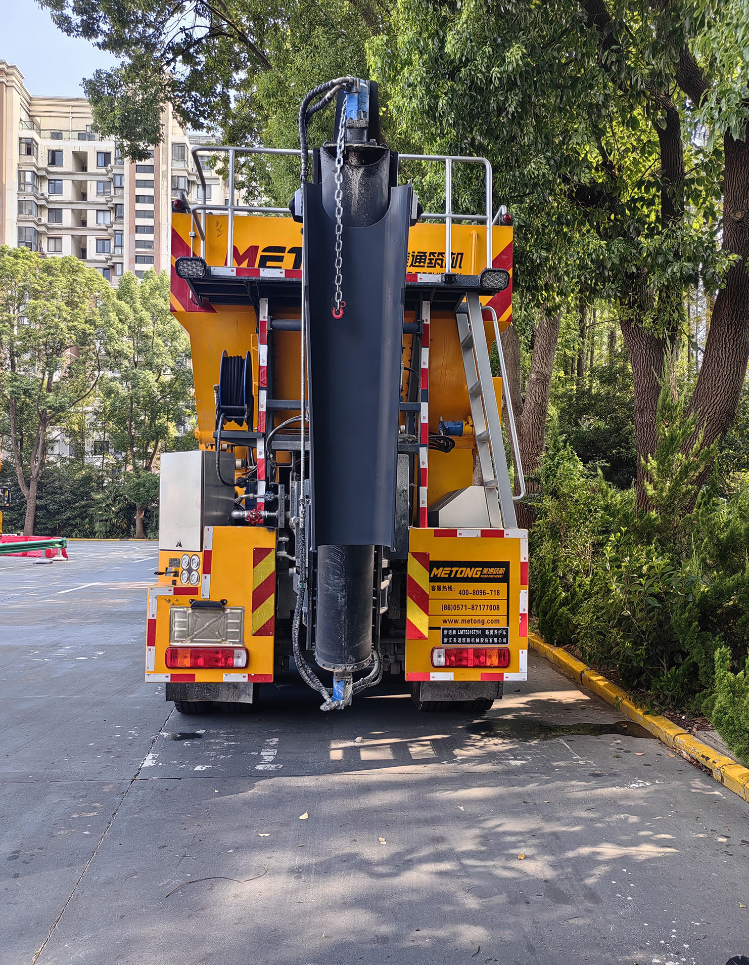 浙通牌LMT5316TYH路面養(yǎng)護(hù)車公告圖片