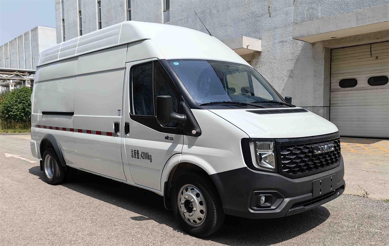 唯航牌AND5045XYL醫(yī)療車公告圖片