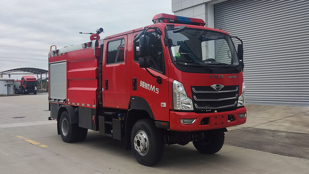 新東日牌YZR5100GXFSG40/B6水罐消防車公告圖片