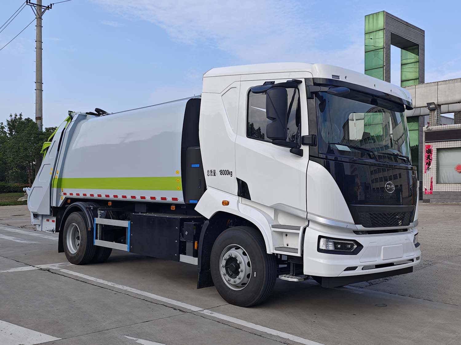 富巖汽車牌HWL5183ZYSBEV純電動壓縮式垃圾車公告圖片