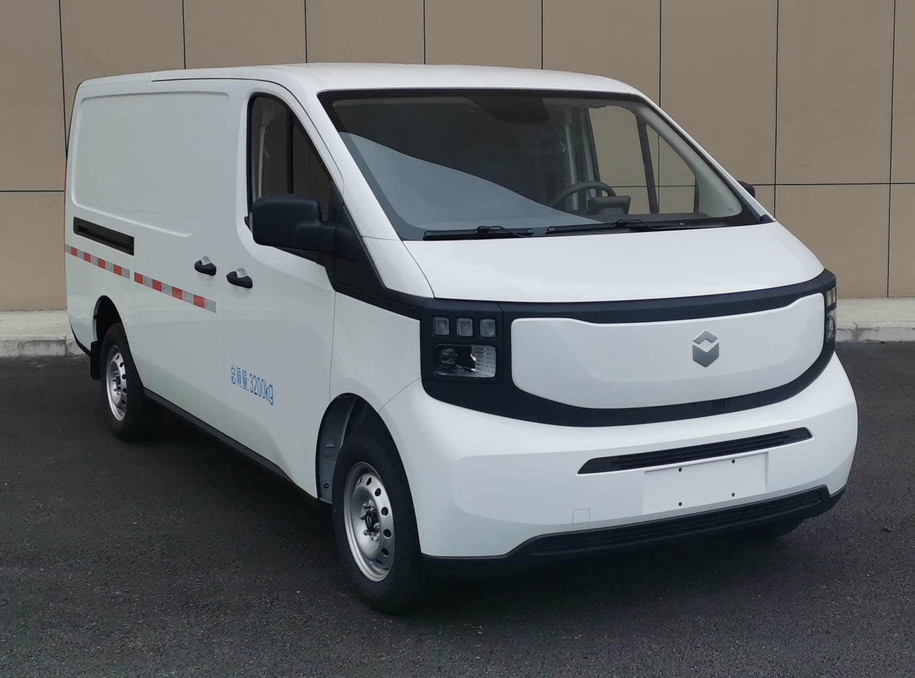 長(zhǎng)安牌SC5038XXYAAADBEV純電動(dòng)廂式貨車(chē)公告圖片