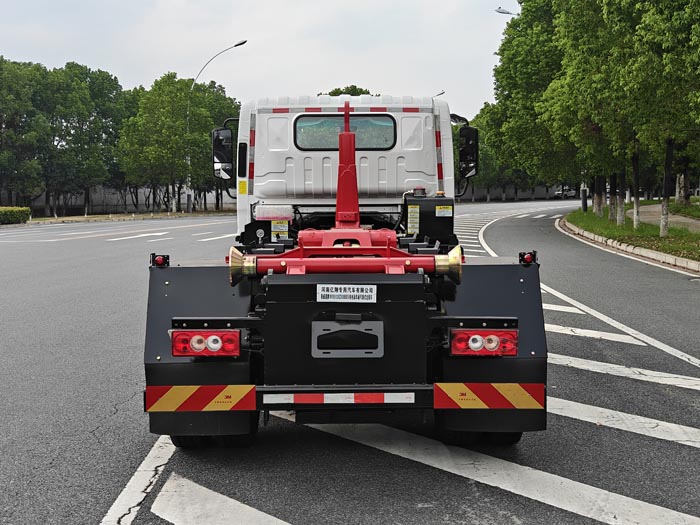 斯威譜牌NYX5120ZXXBBEV純電動(dòng)車廂可卸式垃圾車公告圖片