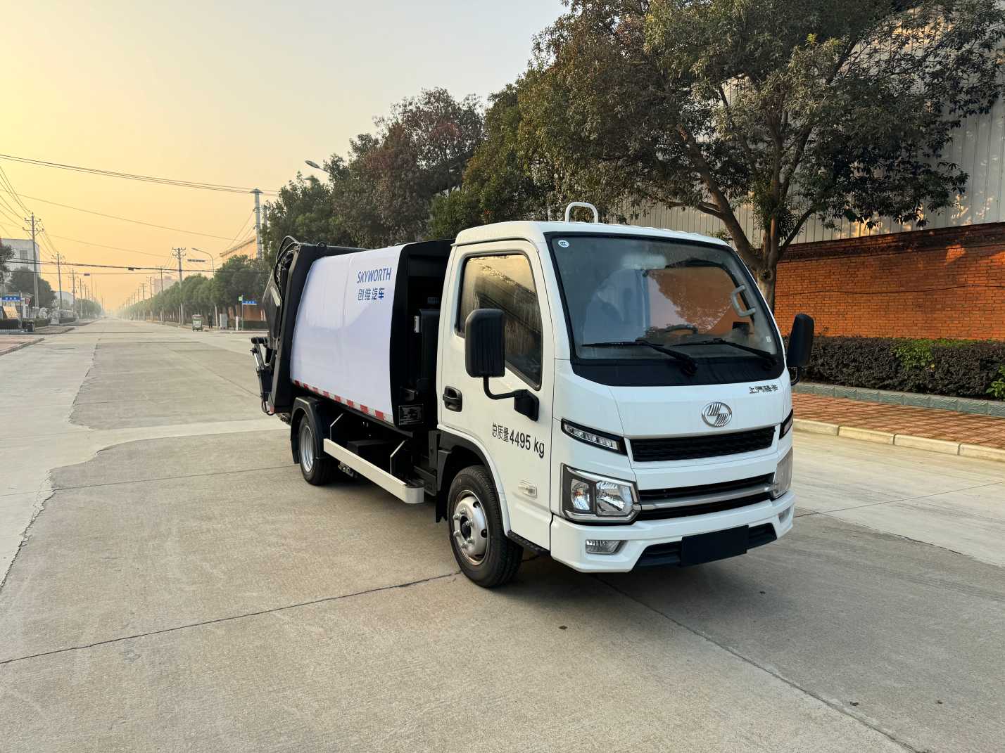 創(chuàng)維牌NJL5040ZYSSH1EV純電動壓縮式垃圾車公告圖片