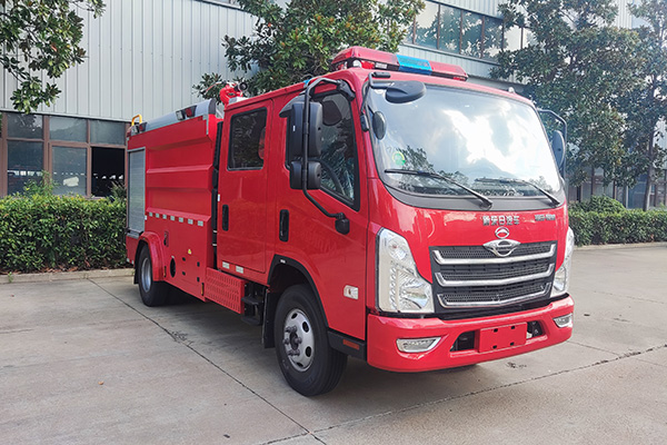 新東日牌YZR5090GXFSG40/B6水罐消防車公告圖片