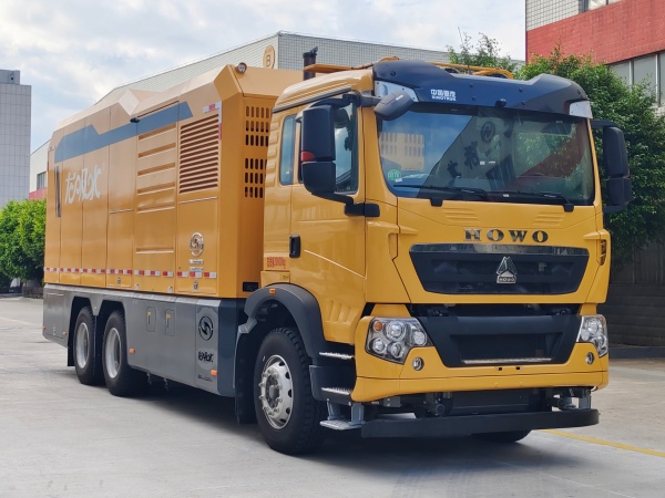 龍吸水牌FLG5210TPS175Z大流量排水搶險(xiǎn)車公告圖片