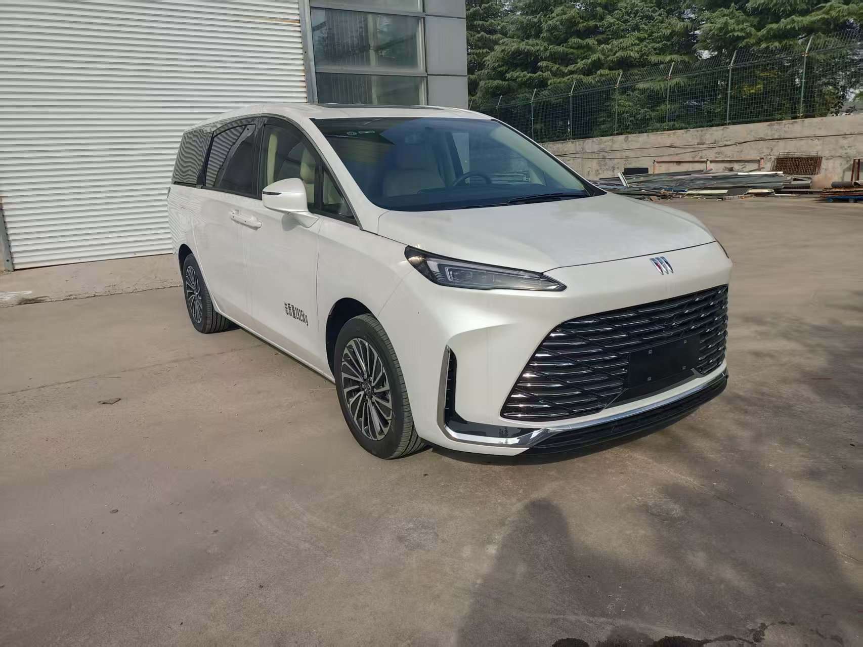中衛(wèi)誠(chéng)信牌AZW5030XBYCHEV插電式混合動(dòng)力殯儀車公告圖片