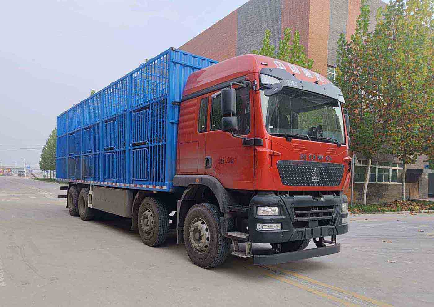 豪沃牌ZZ5317CCQY466GZ1BEV4A純電動畜禽運輸車公告圖片