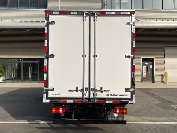 藍擎牌YTQ5042XLCDDBSEV341-LQ換電式純電動冷藏車公告圖片