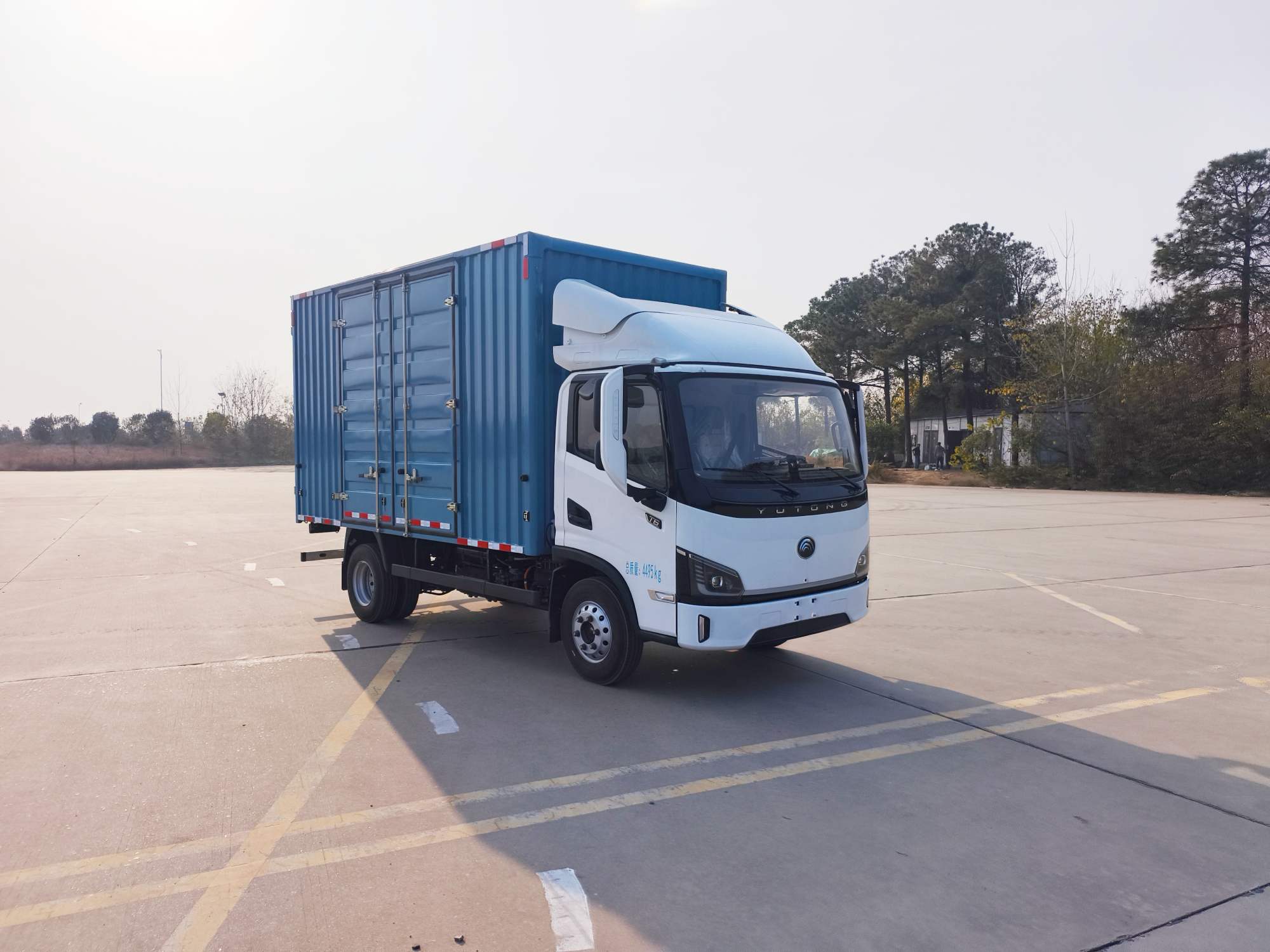 宇通牌ZKH5045XXYBEV32純電動(dòng)廂式貨車公告圖片