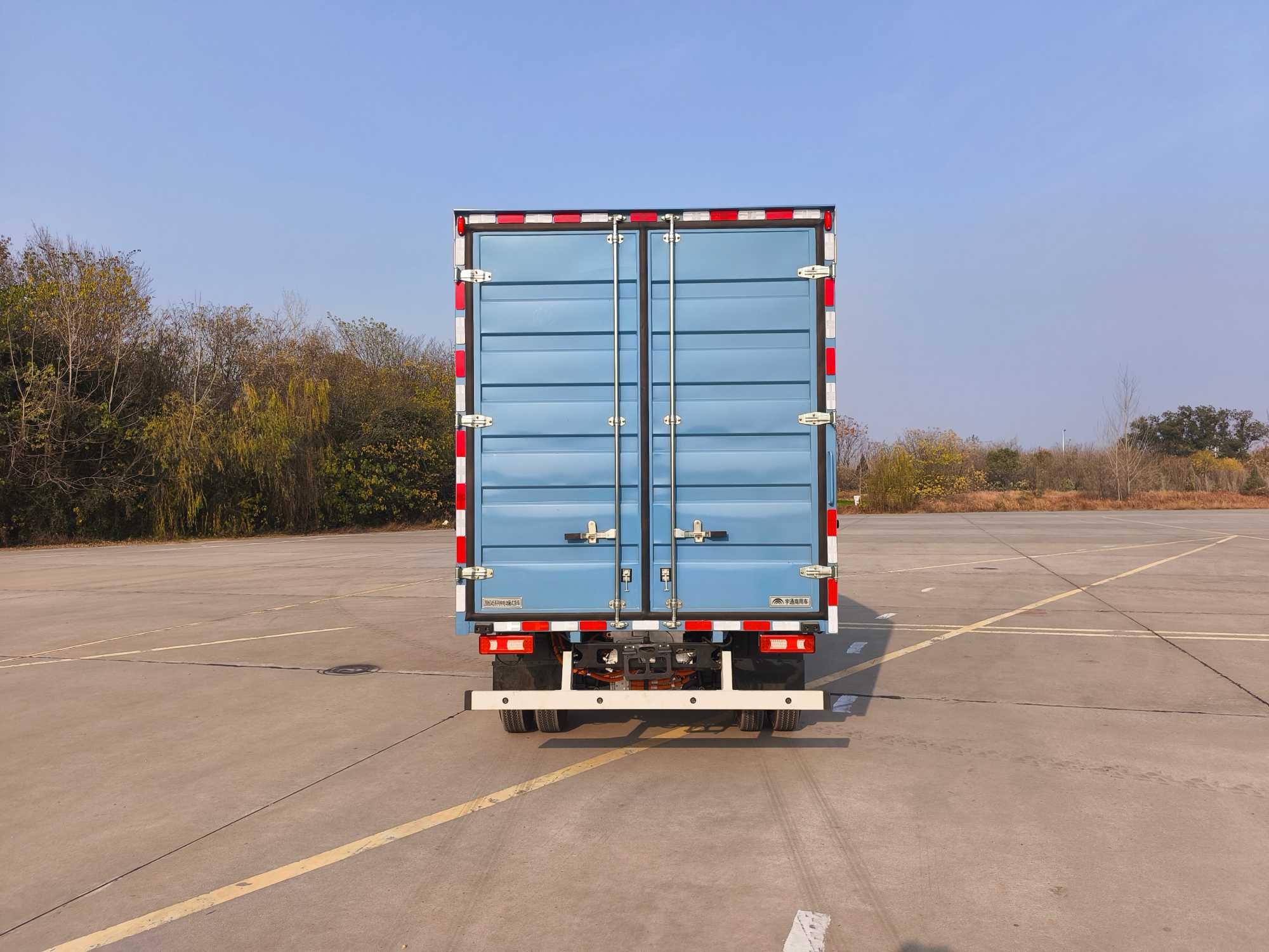 宇通牌ZKH5045XXYBEV32純電動(dòng)廂式貨車公告圖片