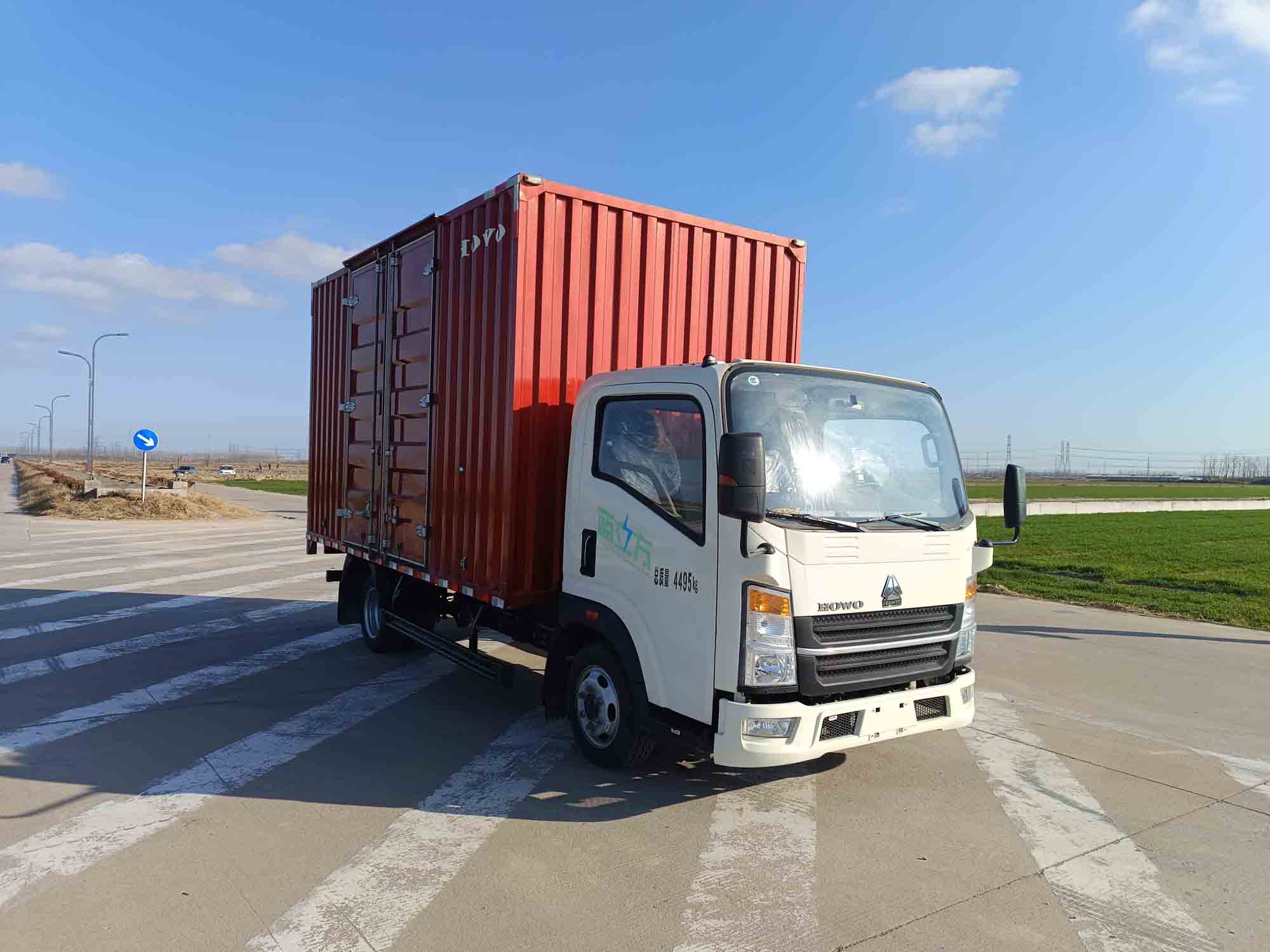 豪沃牌ZZ5047XXYF3313Z145BEV63B純電動廂式貨車公告圖片