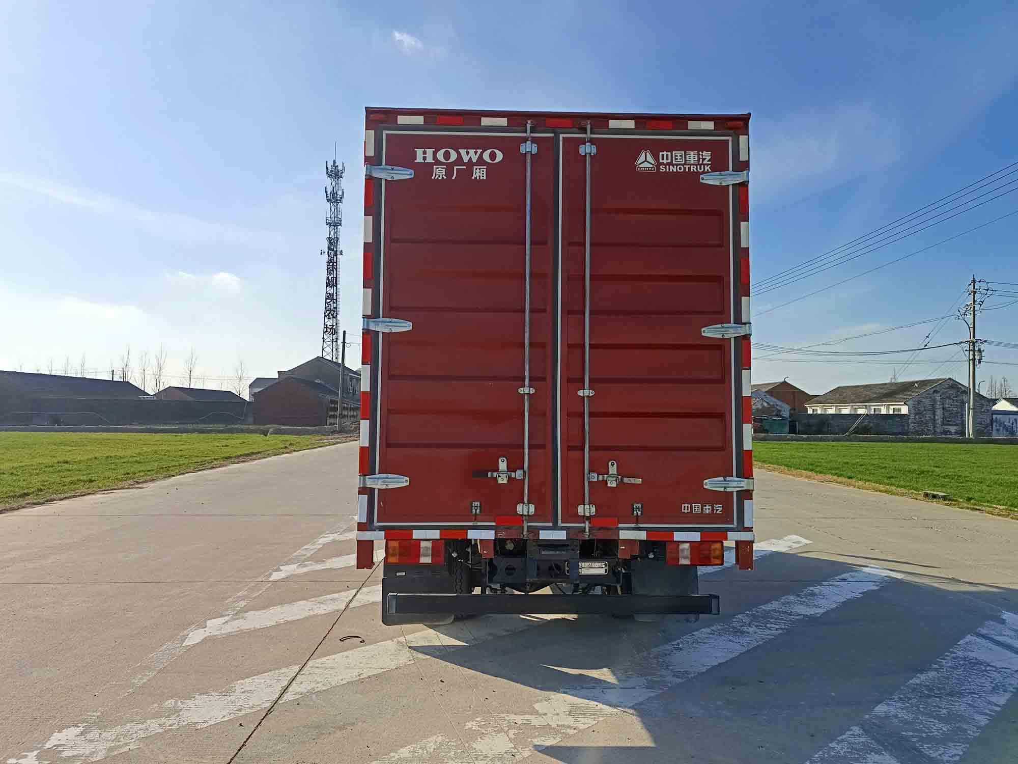 豪沃牌ZZ5047XXYF3313Z145BEV63B純電動廂式貨車公告圖片