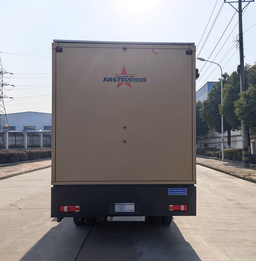 隆吉瑞牌JYF5060XLJBYDHEV插電式增程混合動力旅居車公告圖片