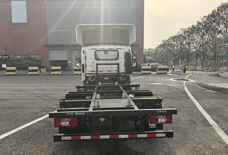 江鈴牌JX5044ZKXTG2SHEV插電式增程混合動(dòng)力車(chē)廂可卸式汽車(chē)公告圖片