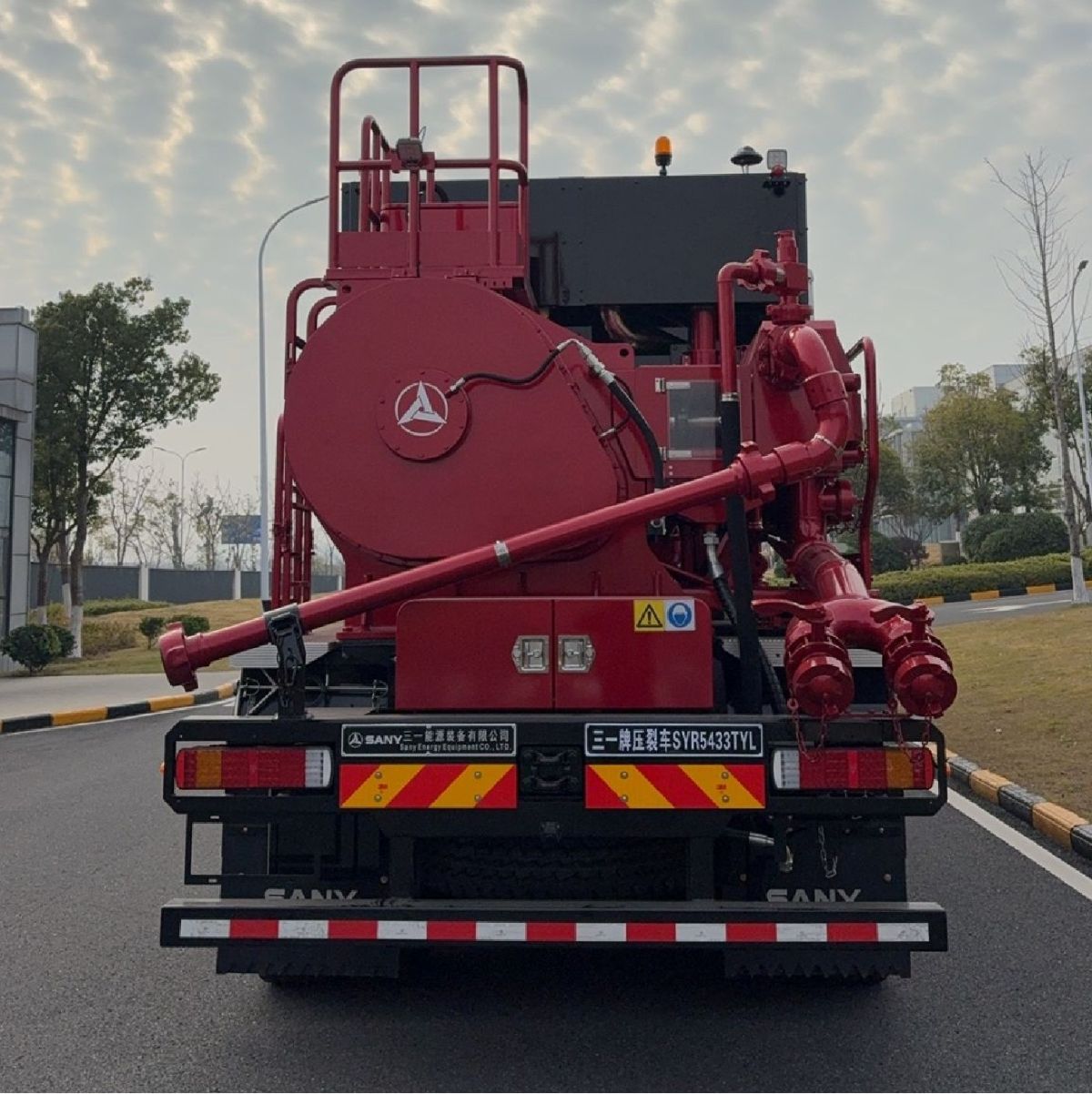 三一牌SYR5433TYL壓裂車公告圖片