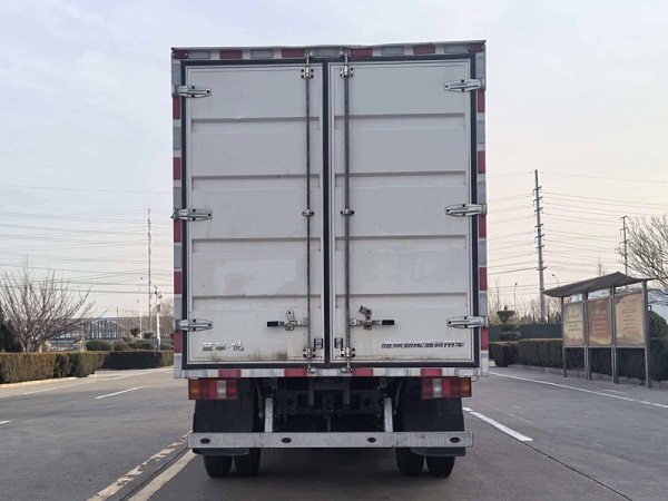 蓝擎牌YTQ5042XXYKEBSEV342-LQ换电式纯电动厢式货车公告图片