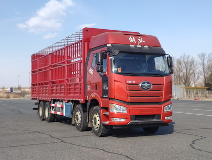 解放牌CA5310CCYP66K24L7T4E6倉(cāng)柵式運(yùn)輸車公告圖片