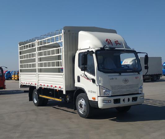 解放牌CA5090CCYP40K59L3E6A84倉(cāng)柵式運(yùn)輸車(chē)公告圖片