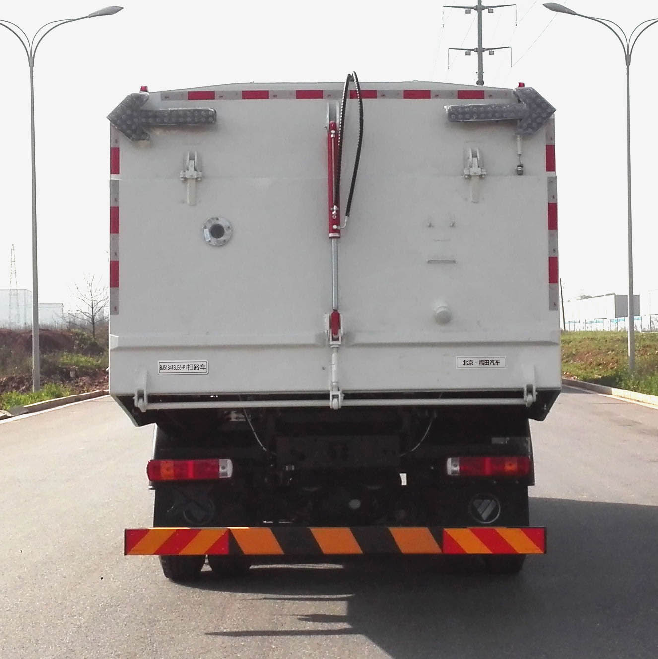 福田牌BJ5184TSLE6-H2掃路車公告圖片