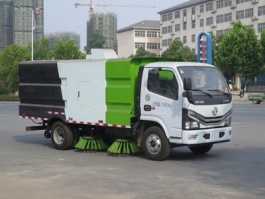 扫路车