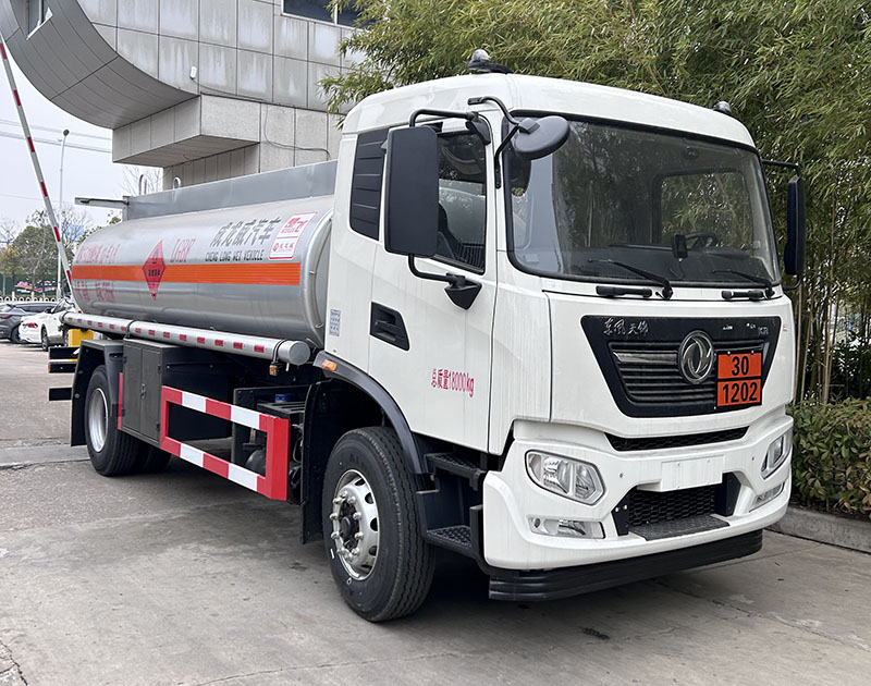 楚飛牌CLQ5180GYY6D運(yùn)油車公告圖片